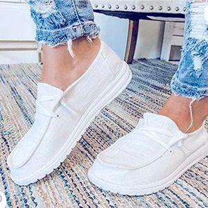 White canvas slip on sneakers 👟🤍